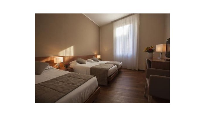 Hotel Accademia poza 12