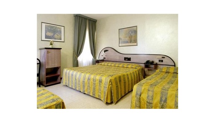 Hotel Holiday poza 5