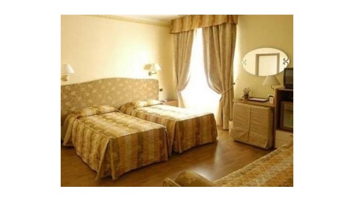 Hotel University poza 3