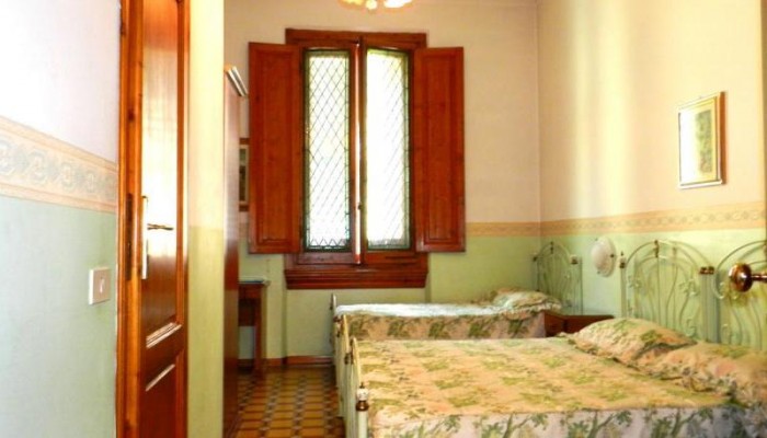 Desiree Hotel poza 5