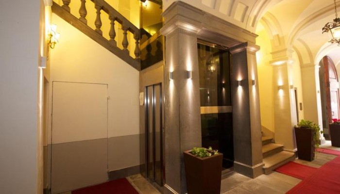 Hotel California poza 1