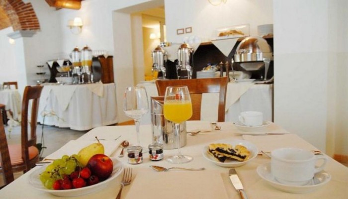 Hotel Embassy poza 3