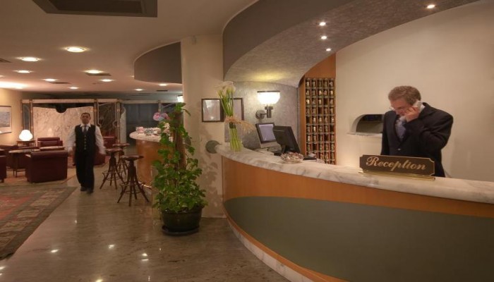 Hotel Sunflower poza 1