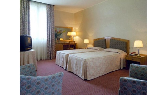 Nh Jolly Touring Hotel poza 11