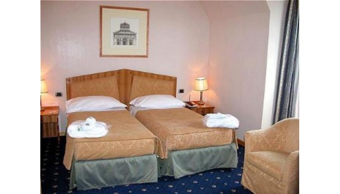 Nh Jolly Touring Hotel poza 9