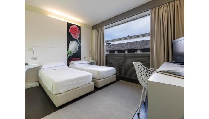 City Parma Hotel poza 3