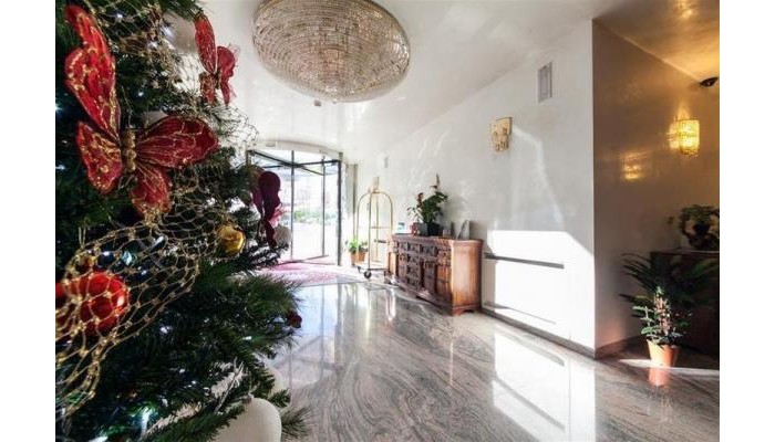 Ambassador Hotel poza 3