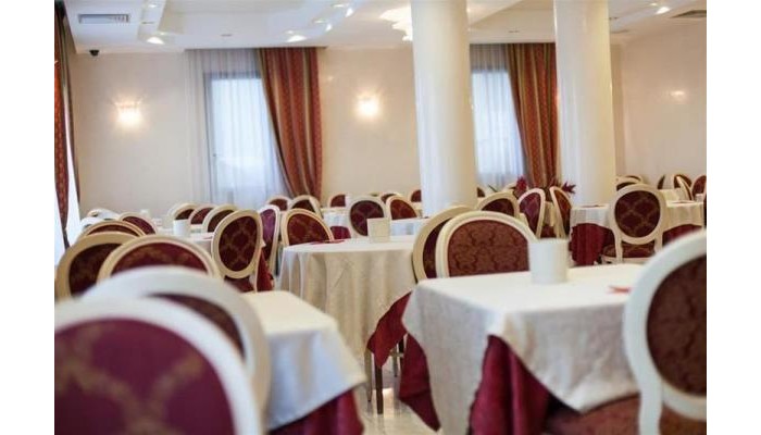 Ambassador Hotel poza 4