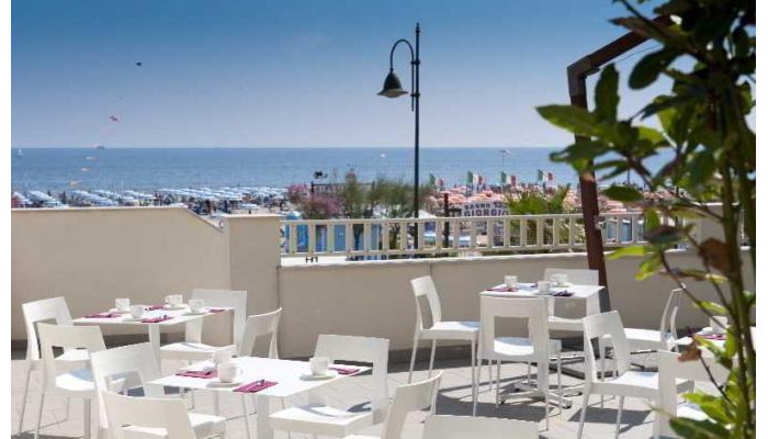 Yes Hotel Touring poza 1
