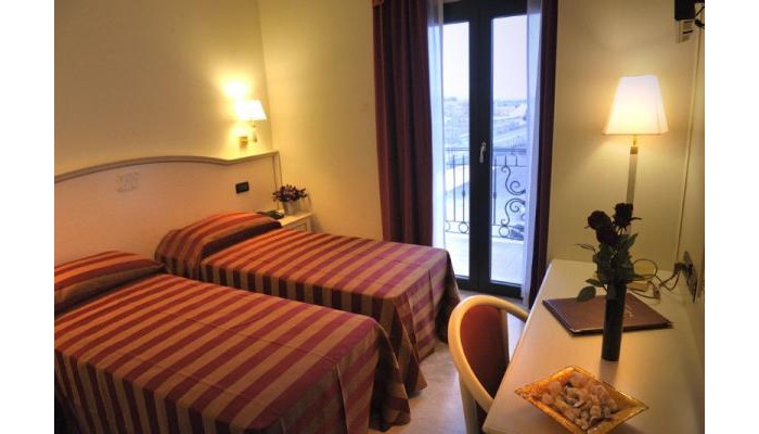 Fashion Hotel poza 2