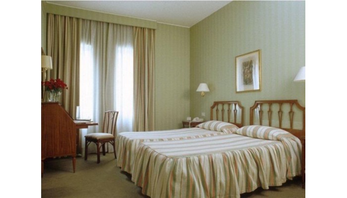 Hotel Commodore poza 1