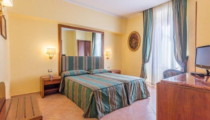 Hotel Lux poza 6