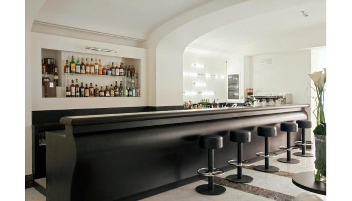 Hotel The First Luxury Art poza 7