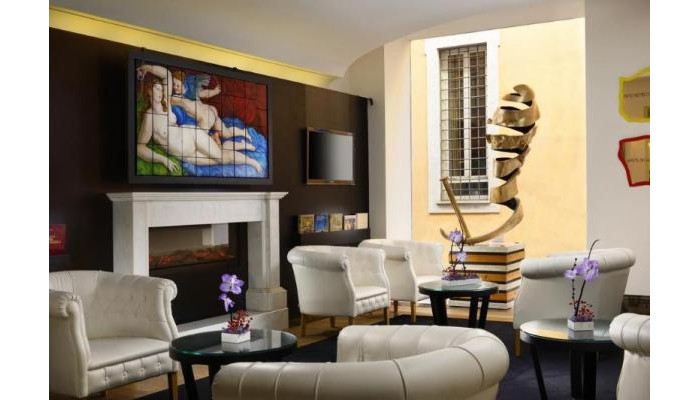 Hotel The First Luxury Art poza 3