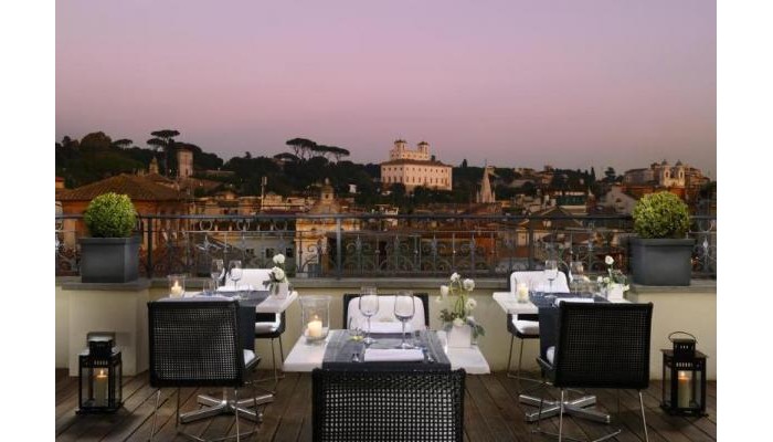 Hotel The First Luxury Art poza 2