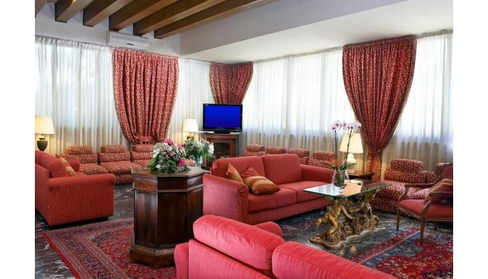 Pinewood Hotel Rome poza 8