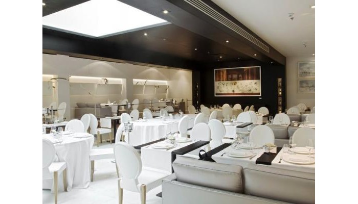 The First Luxury Art Hotel poza 3