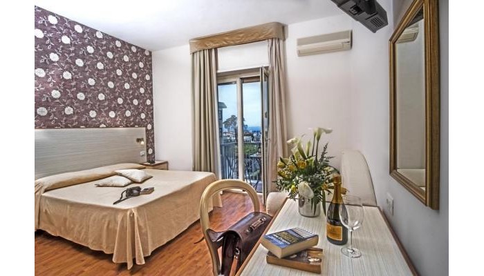 Hotel La Pergola poza 0