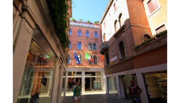 A La Commedia Hotel poza 0