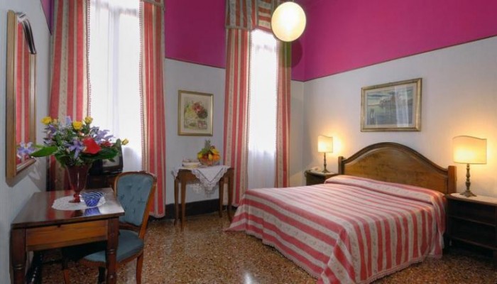 De L Alboro Hotel poza 1