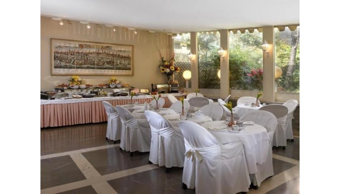 Hotel Amadeus poza 19