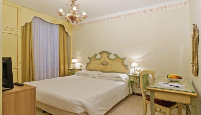 Hotel La Fenice Et Des Artistes poza 11
