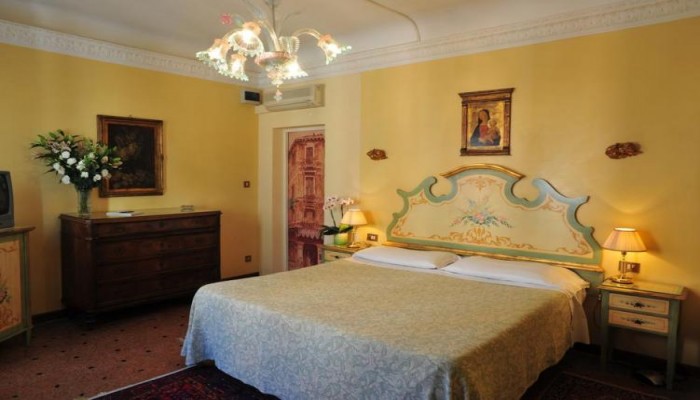 Hotel La Fenice Et Des Artistes poza 25