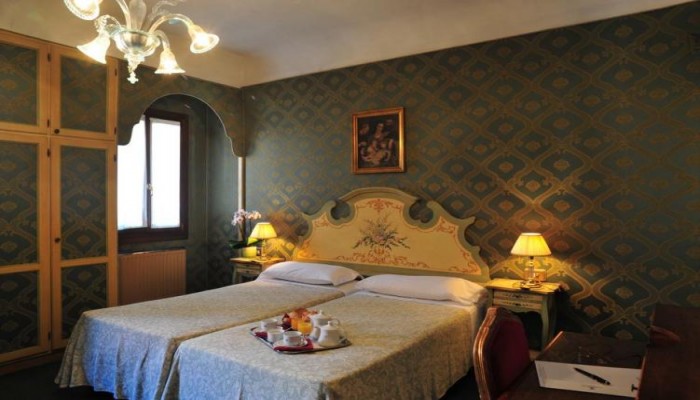 Hotel La Fenice Et Des Artistes poza 24